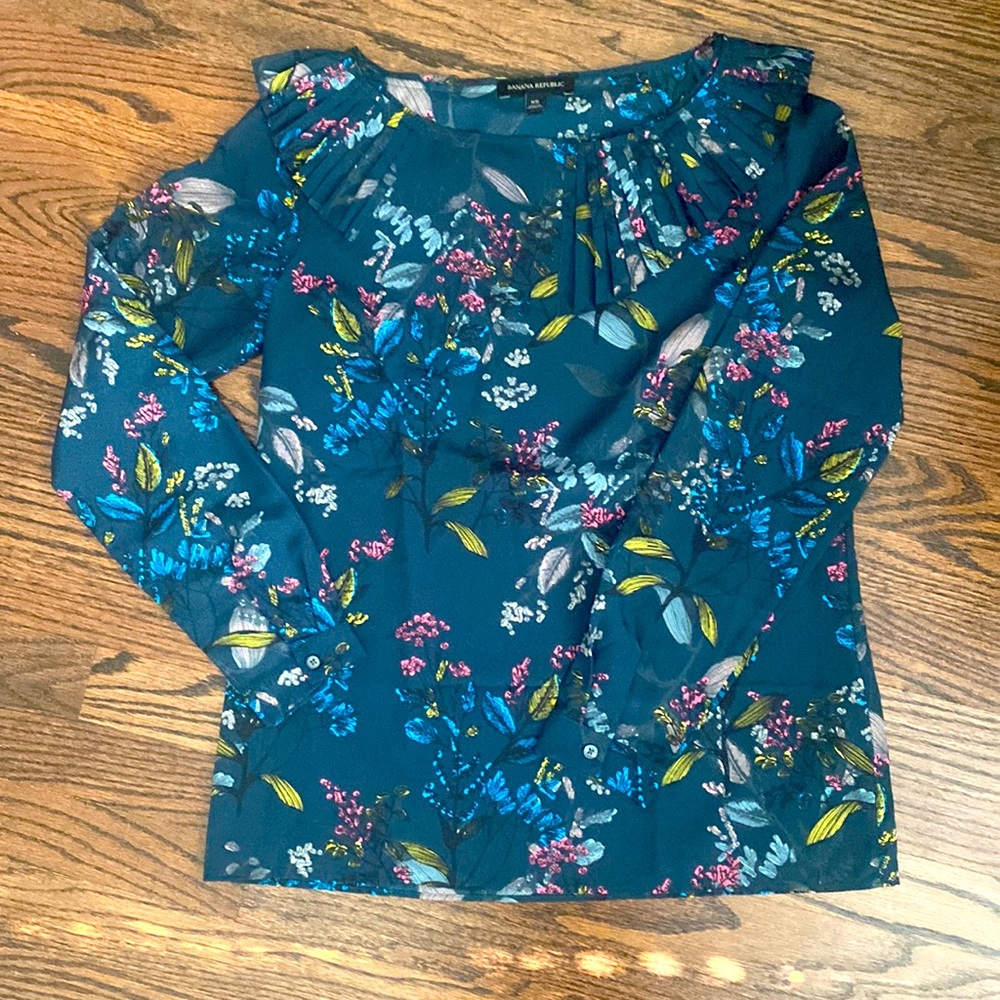 Floral ruffled collar Banana Republic Blouse